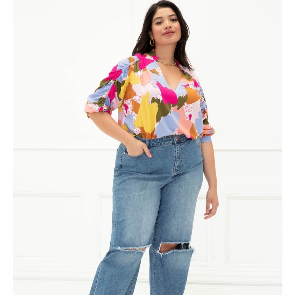 Eloquii Vibrant Print Cinched Sleeve V-Neck Blouse‎ - Picture 2 of 8